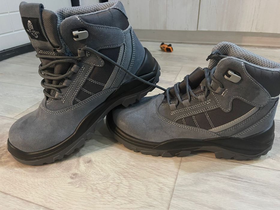 Спец обувь 10 тыс новое