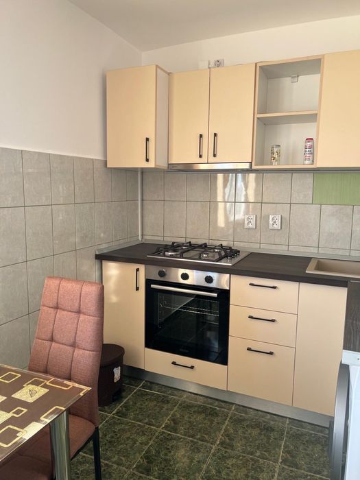 Inchiriez garsoniera