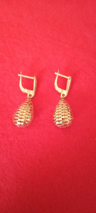 Продам золотые изделия