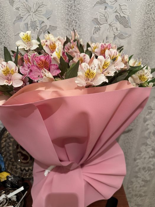 Цветы букеты срочно продам