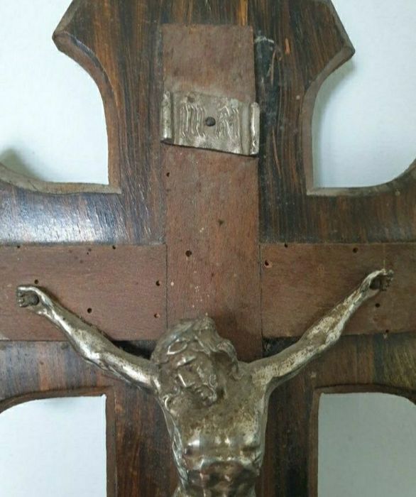 Crucifix vechi din bronz argintat, de secol XIX