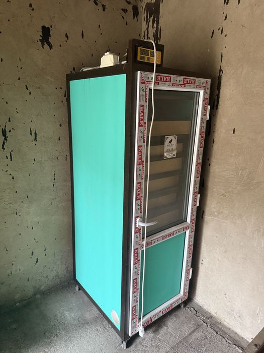 Инкубатор почти новый