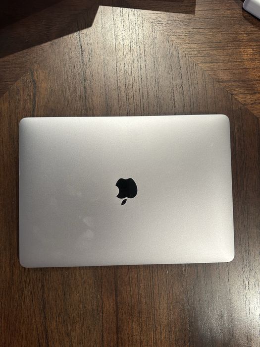 Macbook Air 13-inch A1932