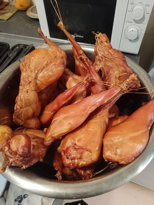 Мясо кролика домашнее.