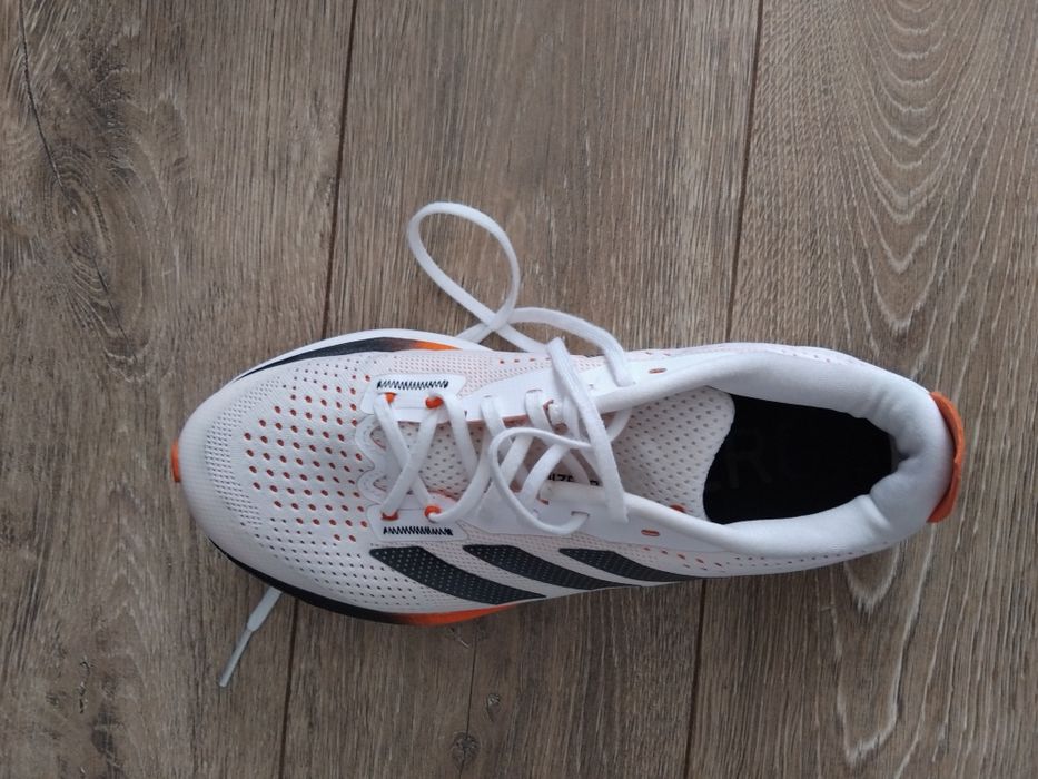 Adidas Adizero SL.