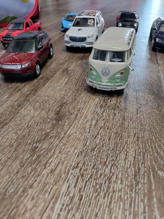 Продам модельки авто