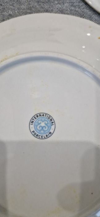 Комплект ретро порцеланови чинии