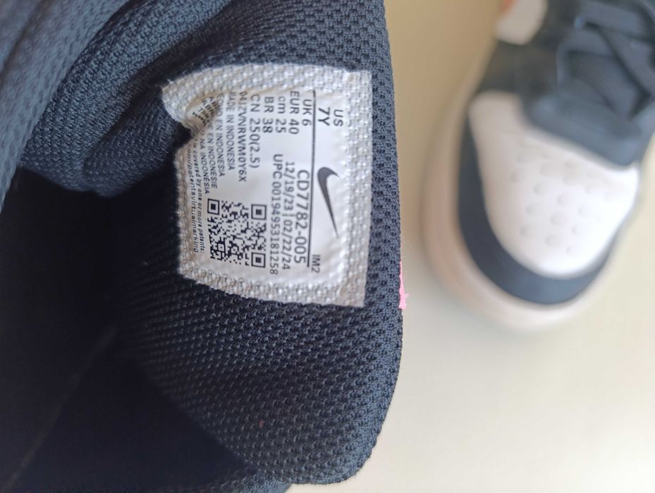Маратонки Nike, 40 номер