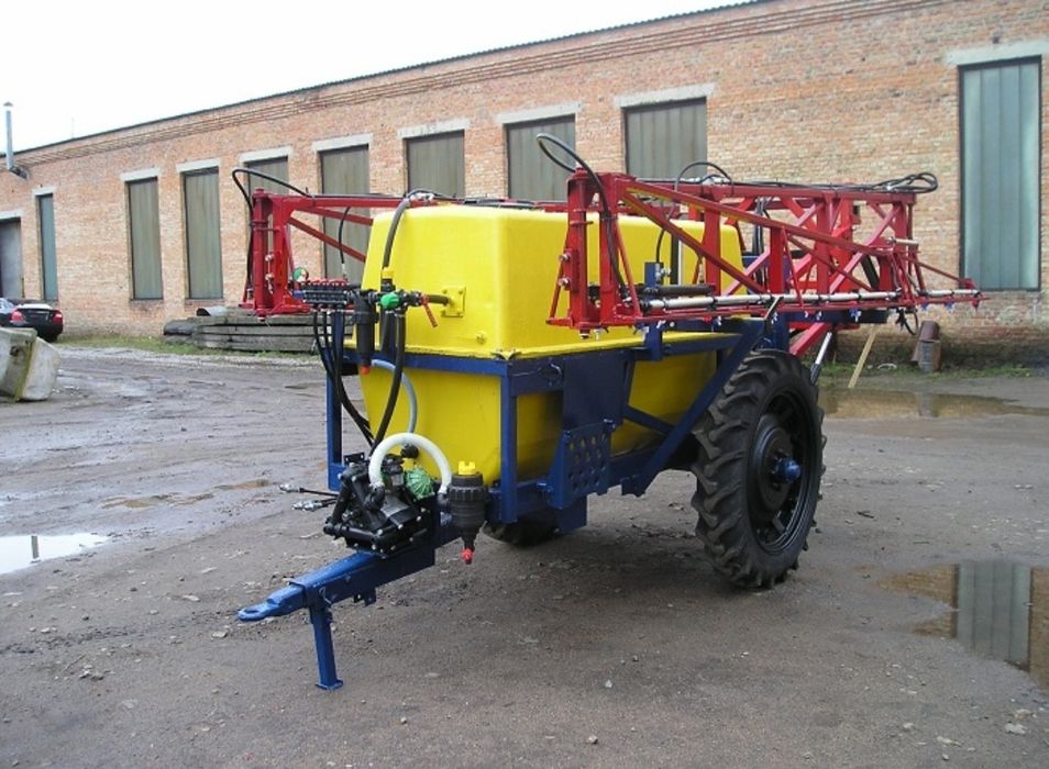 Полевой опрыскиватель