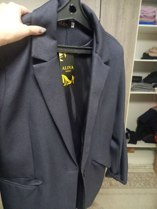 Пиджаг . Полуприталенный . Стандарт размер до 46.