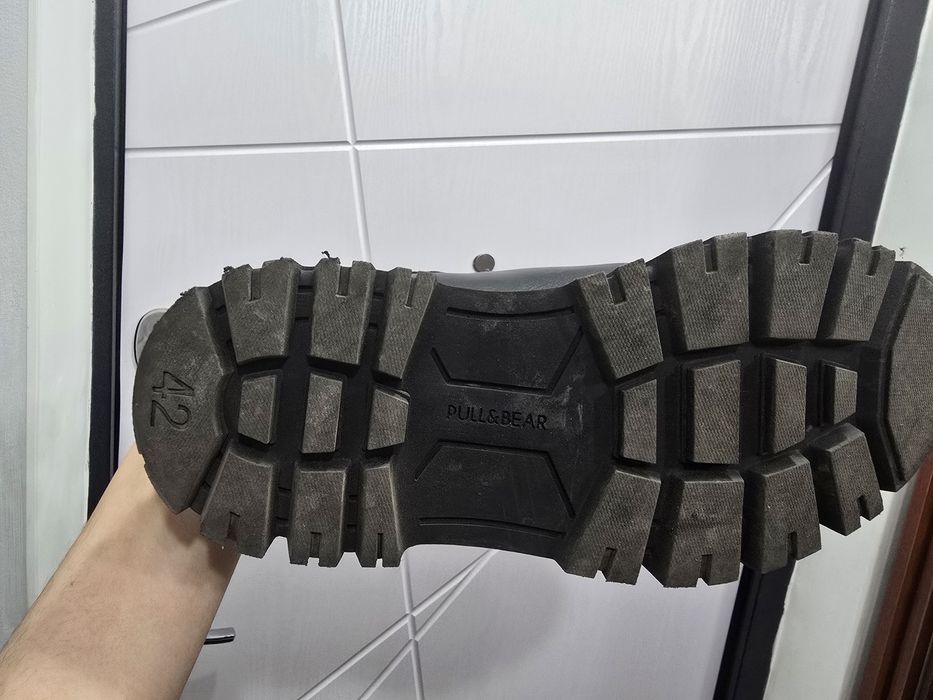 продам мужские ботинки от pull/bear