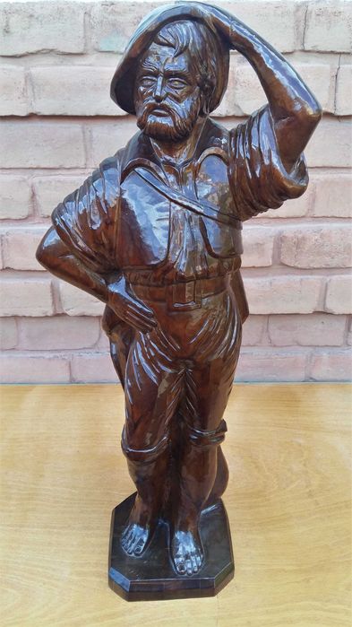 Statuie din lemn masiv vintage.
