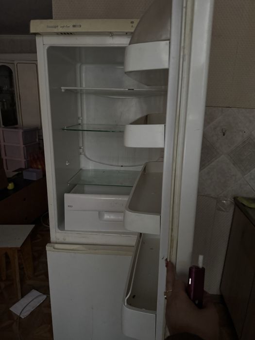 Продам холодильник