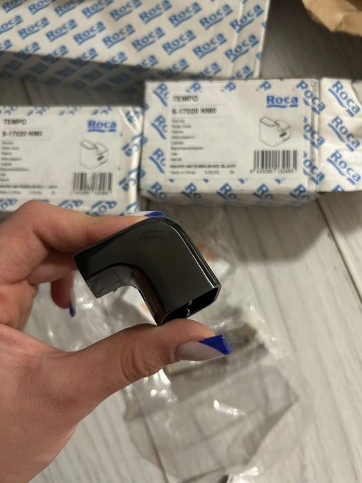 Roca смесител,закачалки и дизайнерски сифон