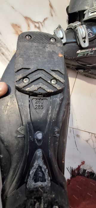 De vânzare clăpari