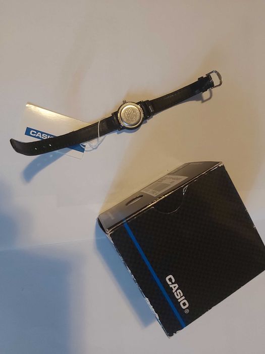Ceas Damă Casio Quartz – Model Casual-Elegant, Mic și Finuț
