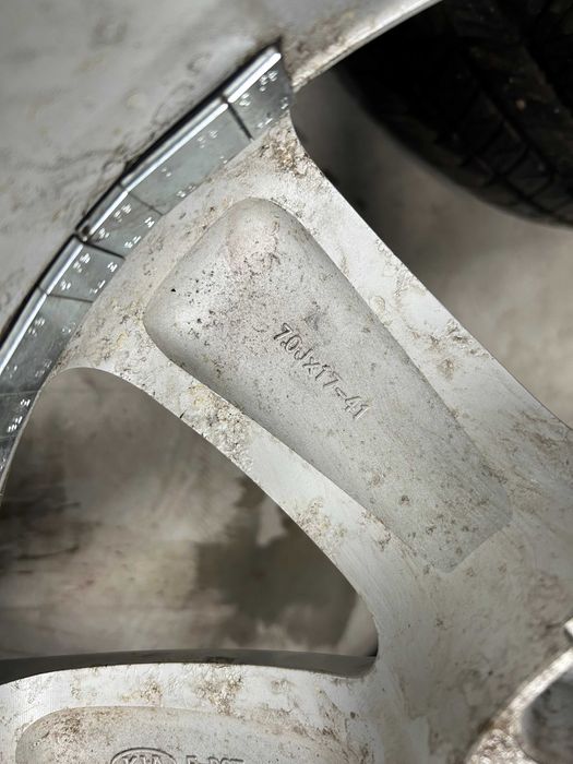 ГУМИ и ДЖАНТА за Kia Sorento 235/65/17 1