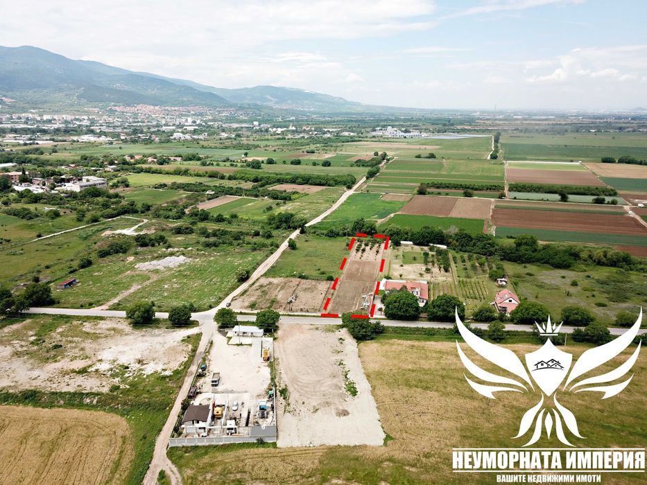 Под наем земя, парцел, паркинг 3037кв.м. в Асеновград, първа линия