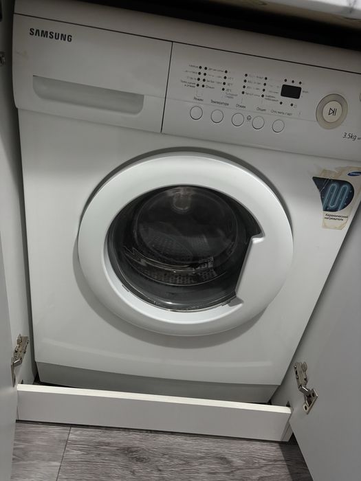 Продам машинку стиральную
