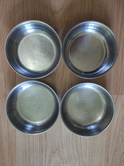 Нов комплект пластмасови кутии, нов комплект гъби за дома