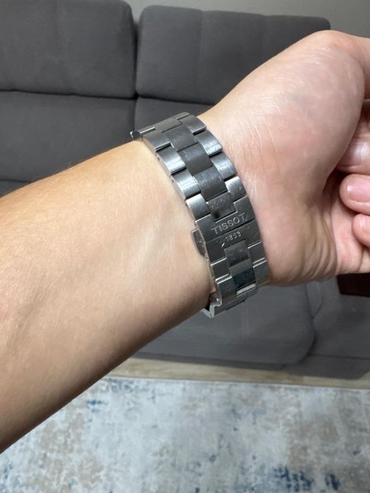 Продам часы Tissot