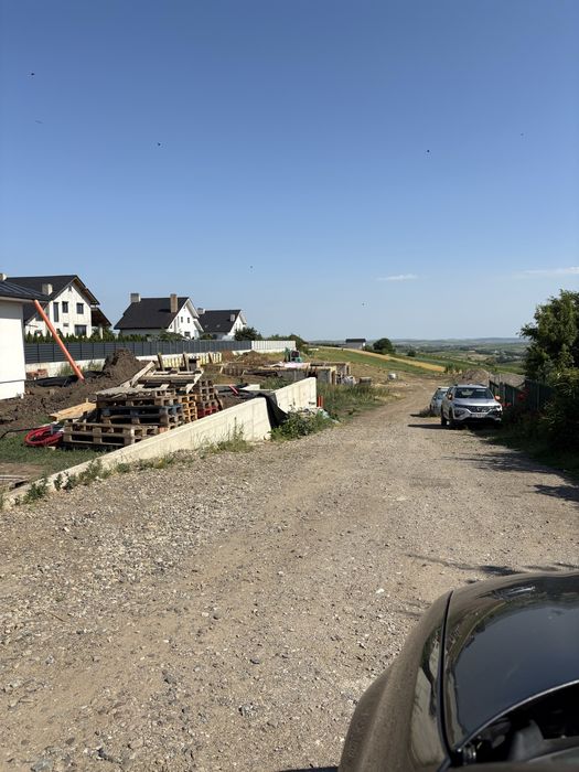 Vând două parcele de teren în Moara Nica