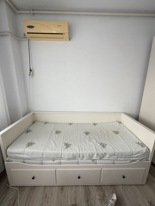 Pat extensibil IKEA HEMNES cu 2 saltele și 3 sertare