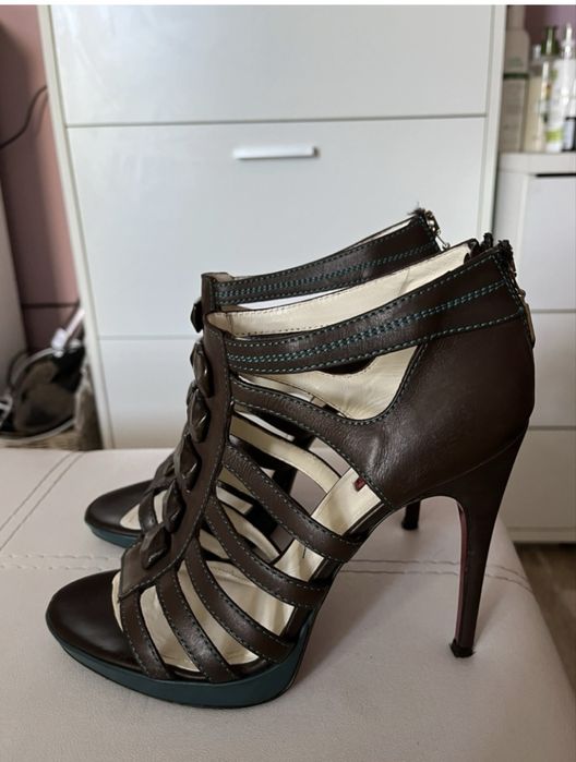 Оригинални токчета лачени bally 38 н cesare paciotti