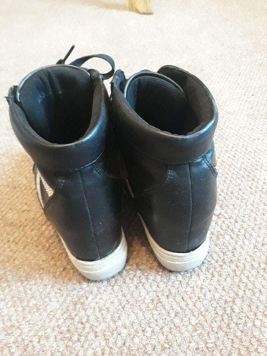 Продам ботинки-кроссовки