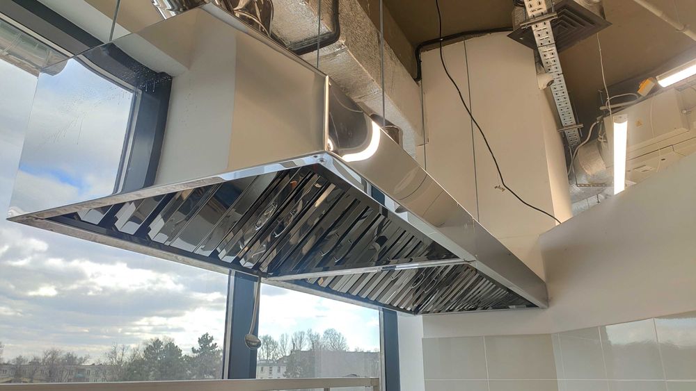 Hote profesionale Hota inox Hota restaurant. Confectionam la cerere.