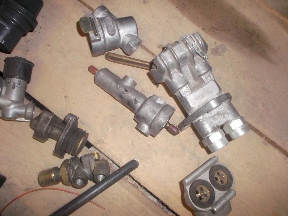 Supape,Valve Aer Remorci si Camioane