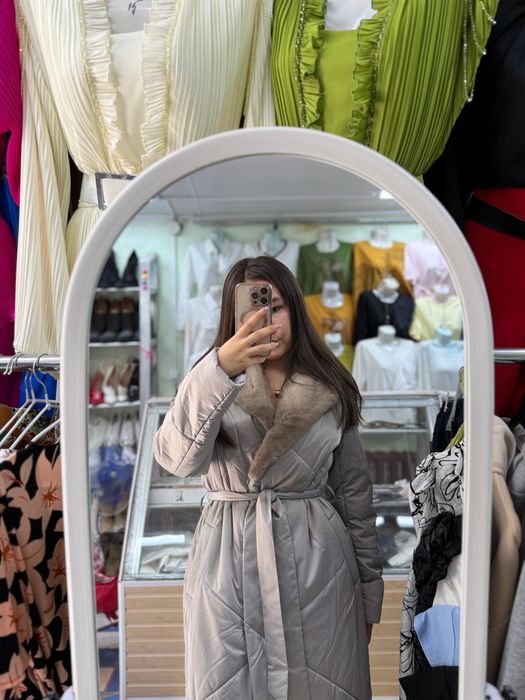 Длинный женский пуховик