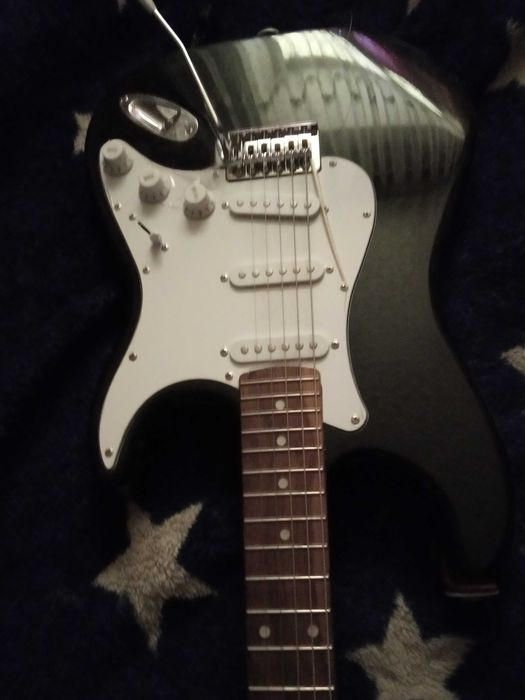 Электрогитар в отличном состоянии
