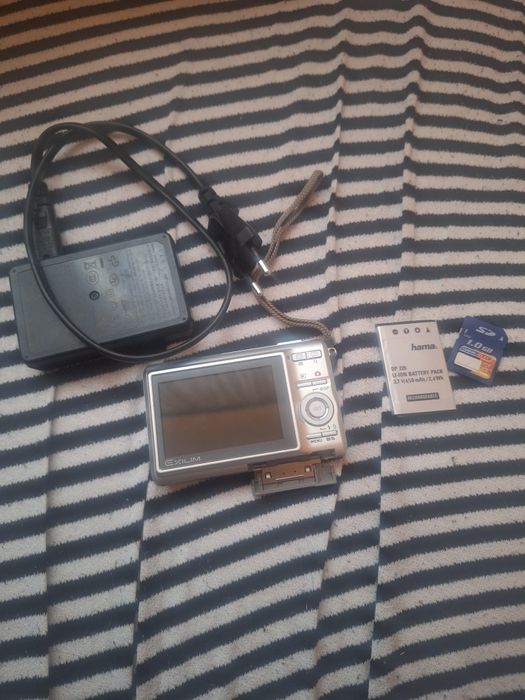 Фотоапарат CASIO 7.2