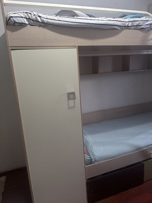 Двухярусная кровать