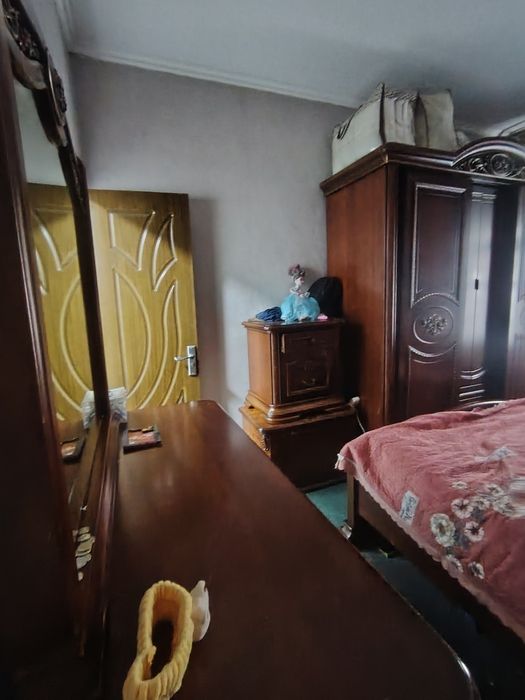 Уй сотилади 4хона