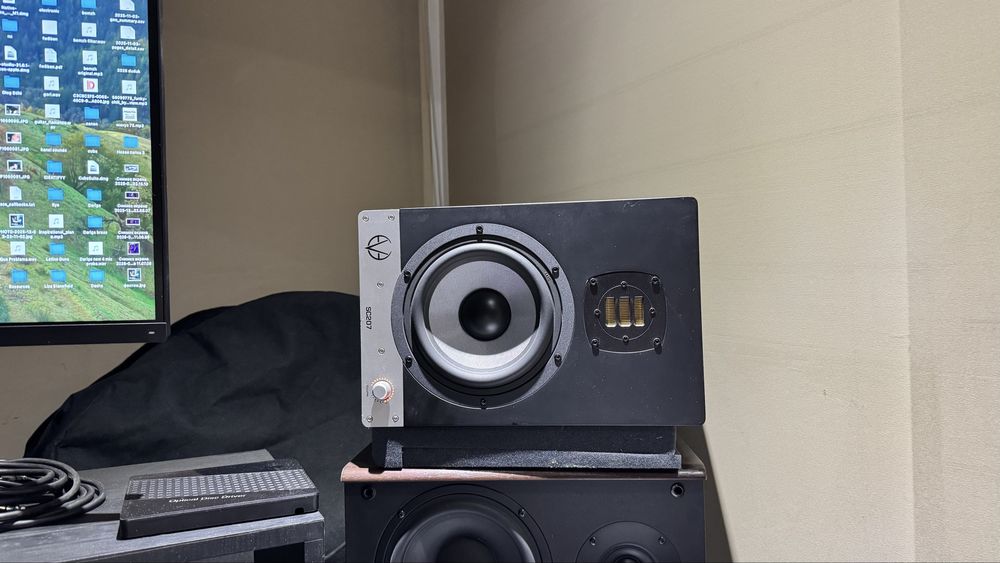 Студийные мониторы EVE Audio SC207