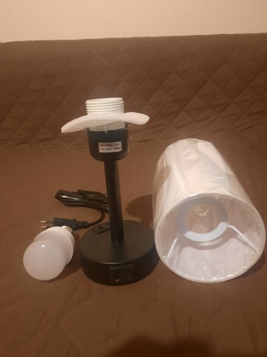Lampă de noptieră tactilă dimabilă cu încărcare USB
