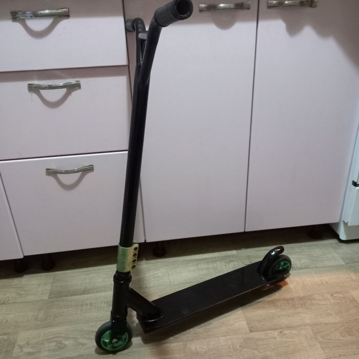 Продам трюковой самокат.