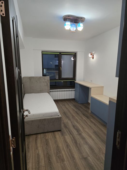 Ofer spre închiriere apartament 3 camere in Valea Lupului