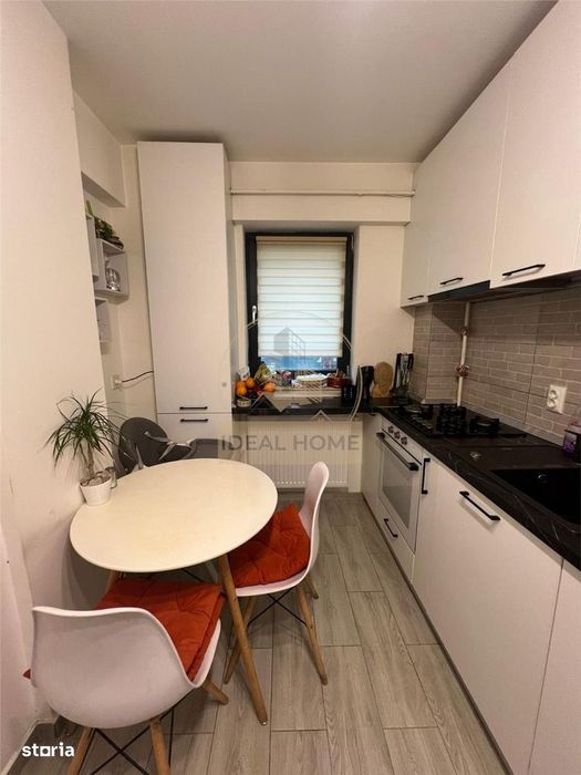 2 Camere Decomandat - Curte Proprie - Loc De Parcare