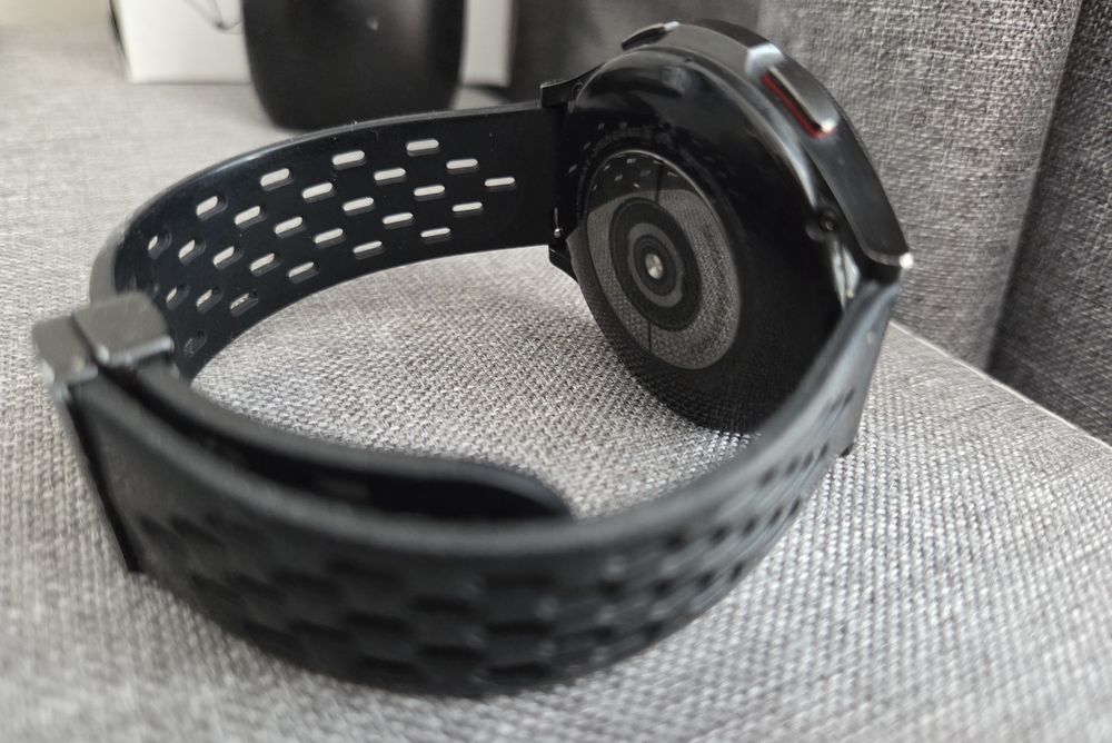 Samsung Galaxy Watch 4 Classic 46mm – Нова батерия + 8 каишки подарък