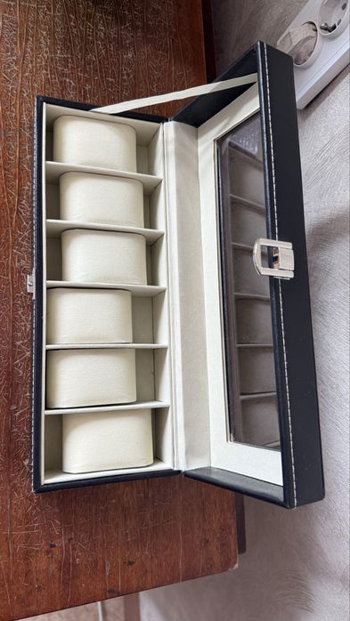 Шкатулка для хранения часов