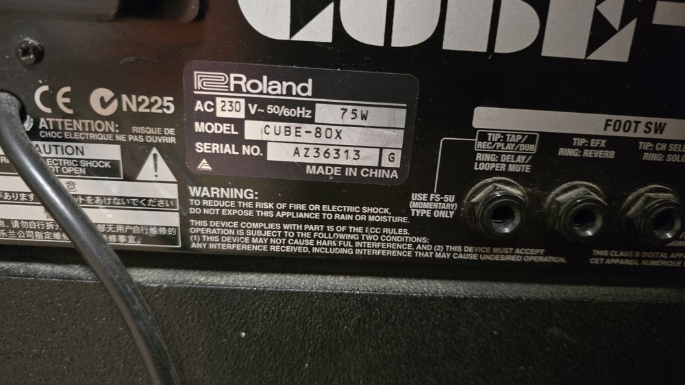 Rolans cube 80x. Кубе за китара