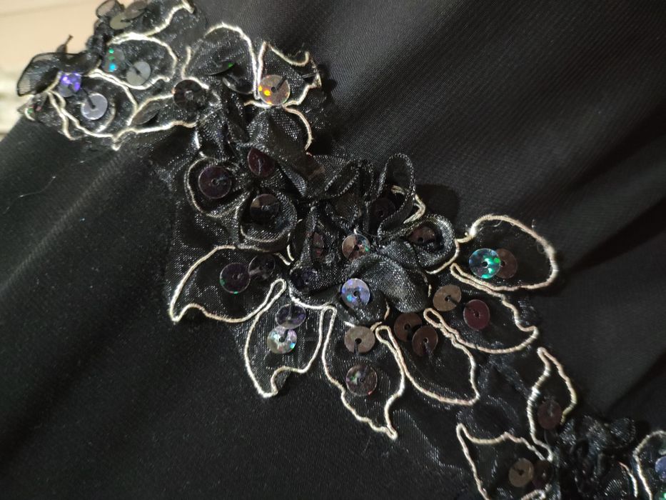 Платье.          .