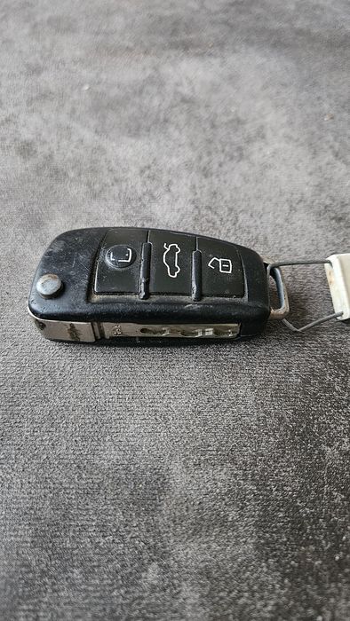 ключ за ауди а4 2006 г.