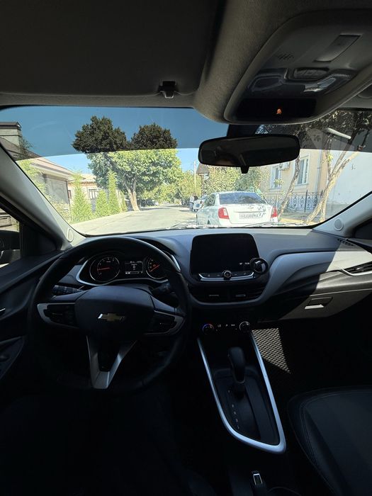 Chevrolet Onix 2025 preimer 2