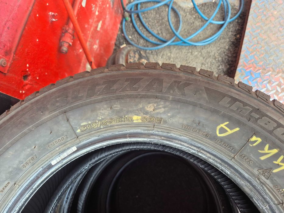 2 Anvelope M+S - 215/65/16 - Bridgestone Blizzak LM-80 - CA UNELE NOI - DOT 2018 !