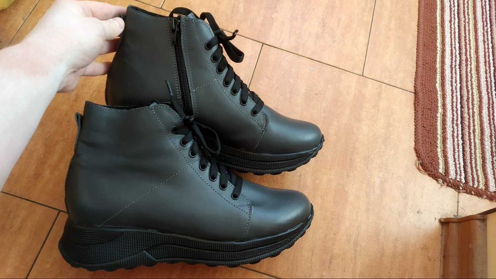 Нови спортни боти естествена кожа 38 номер