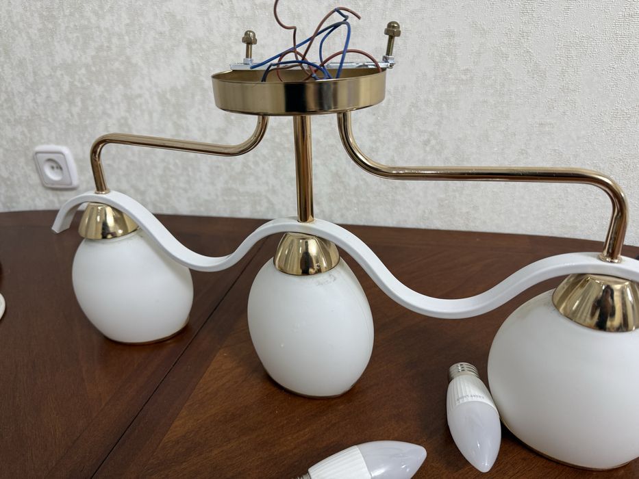 Люстра для комнаты